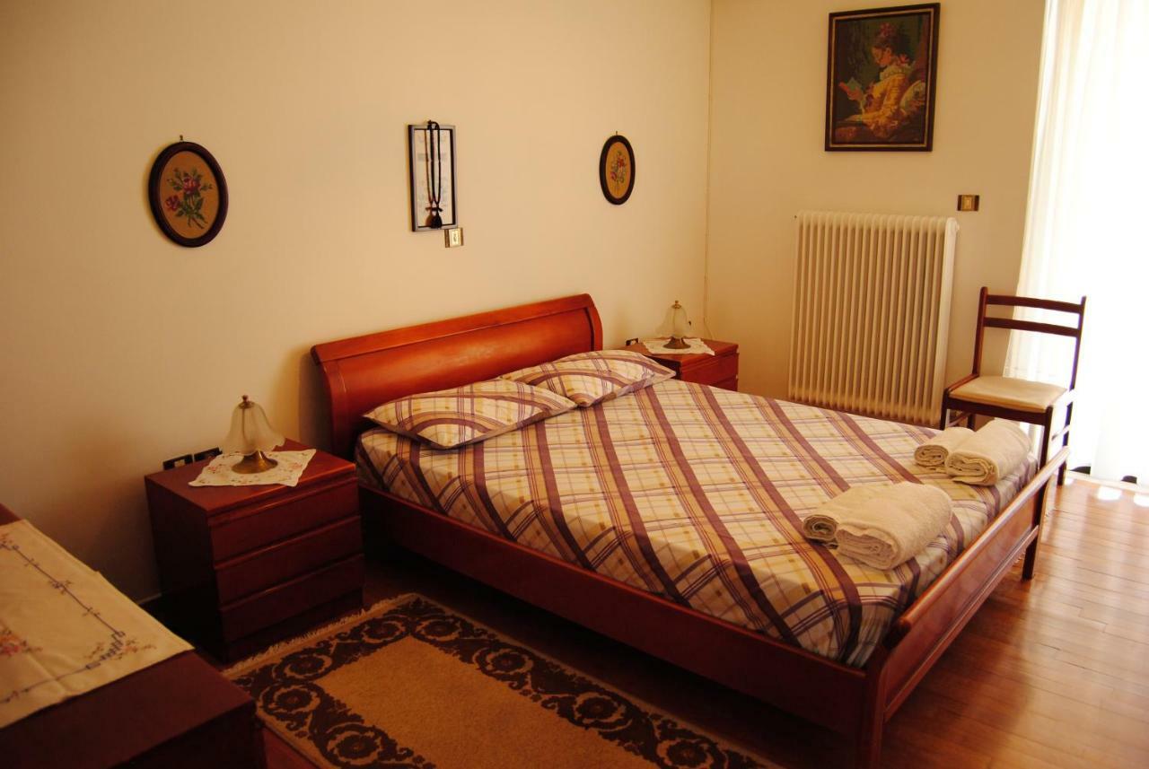 Apartment By The Beach Kalamata Ngoại thất bức ảnh